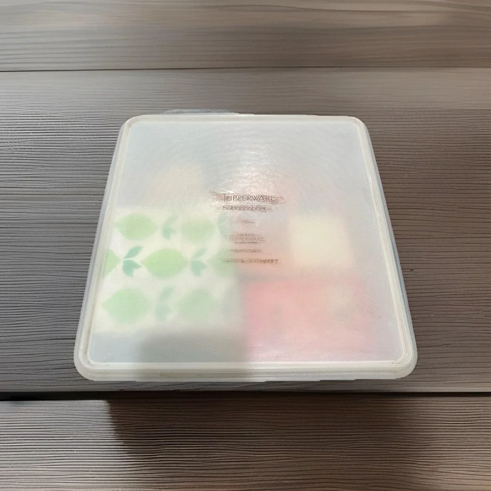 Vintage Tupperware Square Keeper 223-2‎ Translucent White with Tupper Seal Lid